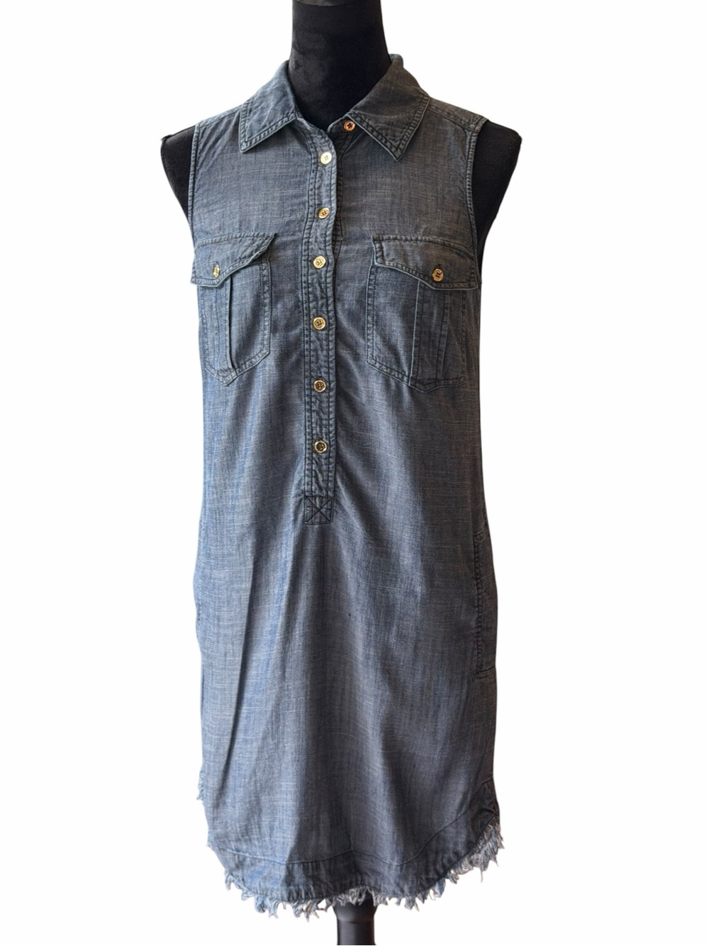 Trina Turk Chambray Sleeveless Shirt Dress Blue Frayed Hem Utility Pockets Sz M